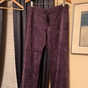 NY&Co Plum velour pants, straight legged, size M.